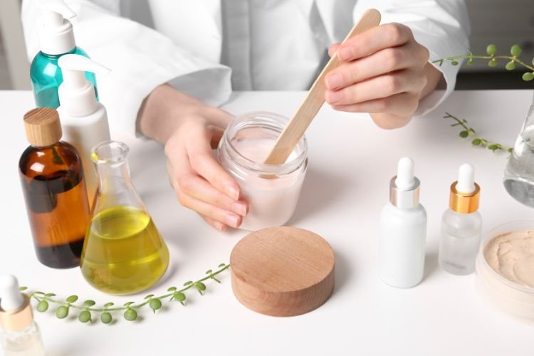 Formulación de ácido hialurónico y glicólico en HELLESKIN